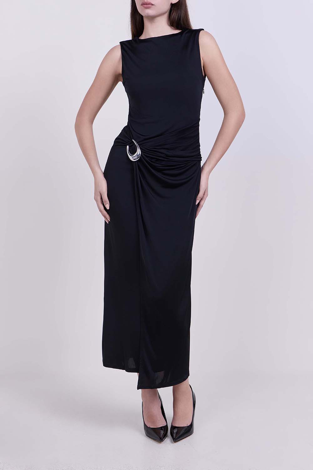 תמונת כל הלוק של שמלת מידי בגזרת סלים